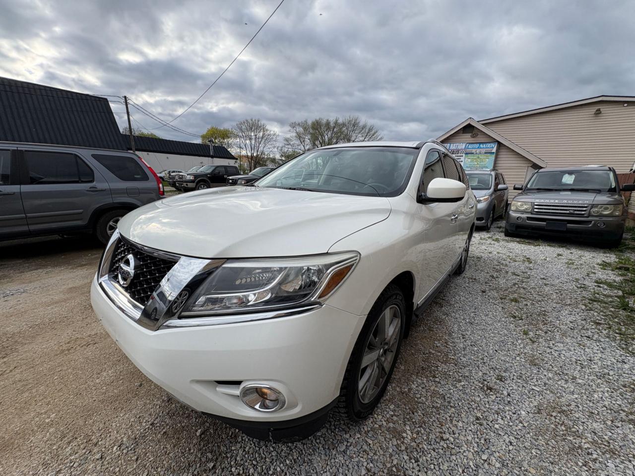 Used 2014 Nissan Pathfinder 4WD 4dr Sport with Safety and Warranty, Financing available for sale in Windsor, ON
