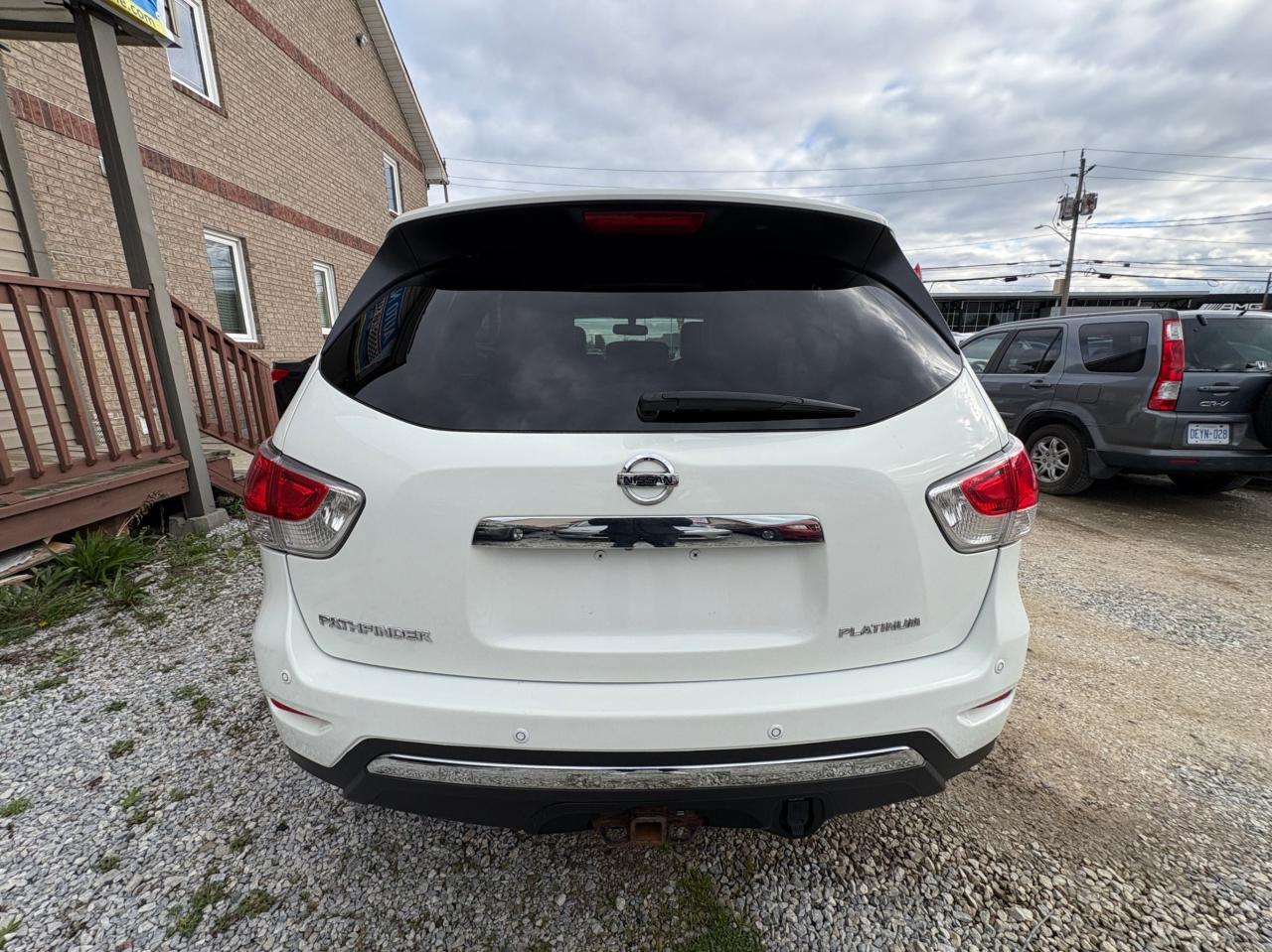 2014 Nissan Pathfinder 4WD PLATINUM. LOADED with Safety and Warranty, Financing available Photo4