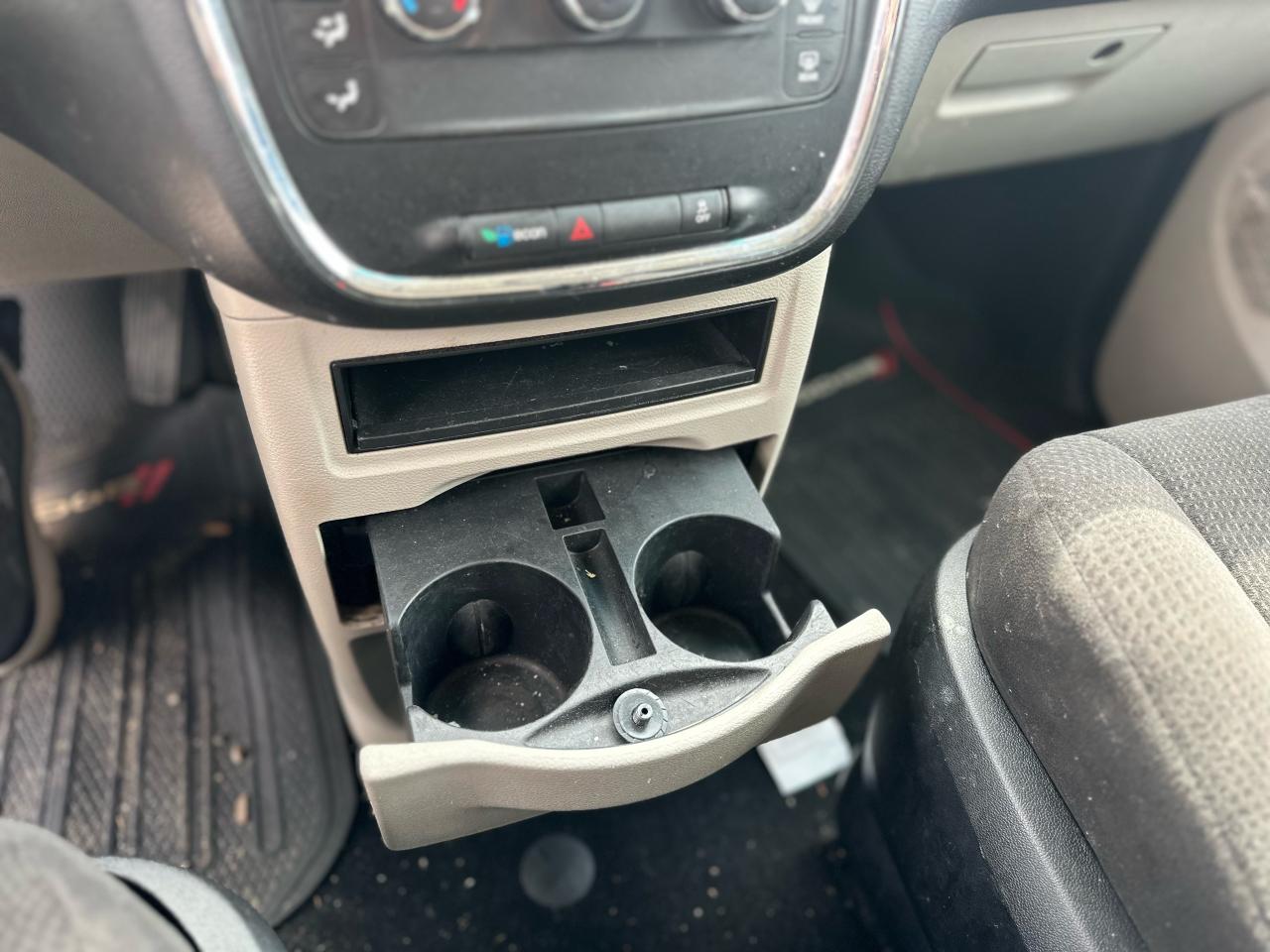 2012 Dodge Grand Caravan SE Photo8
