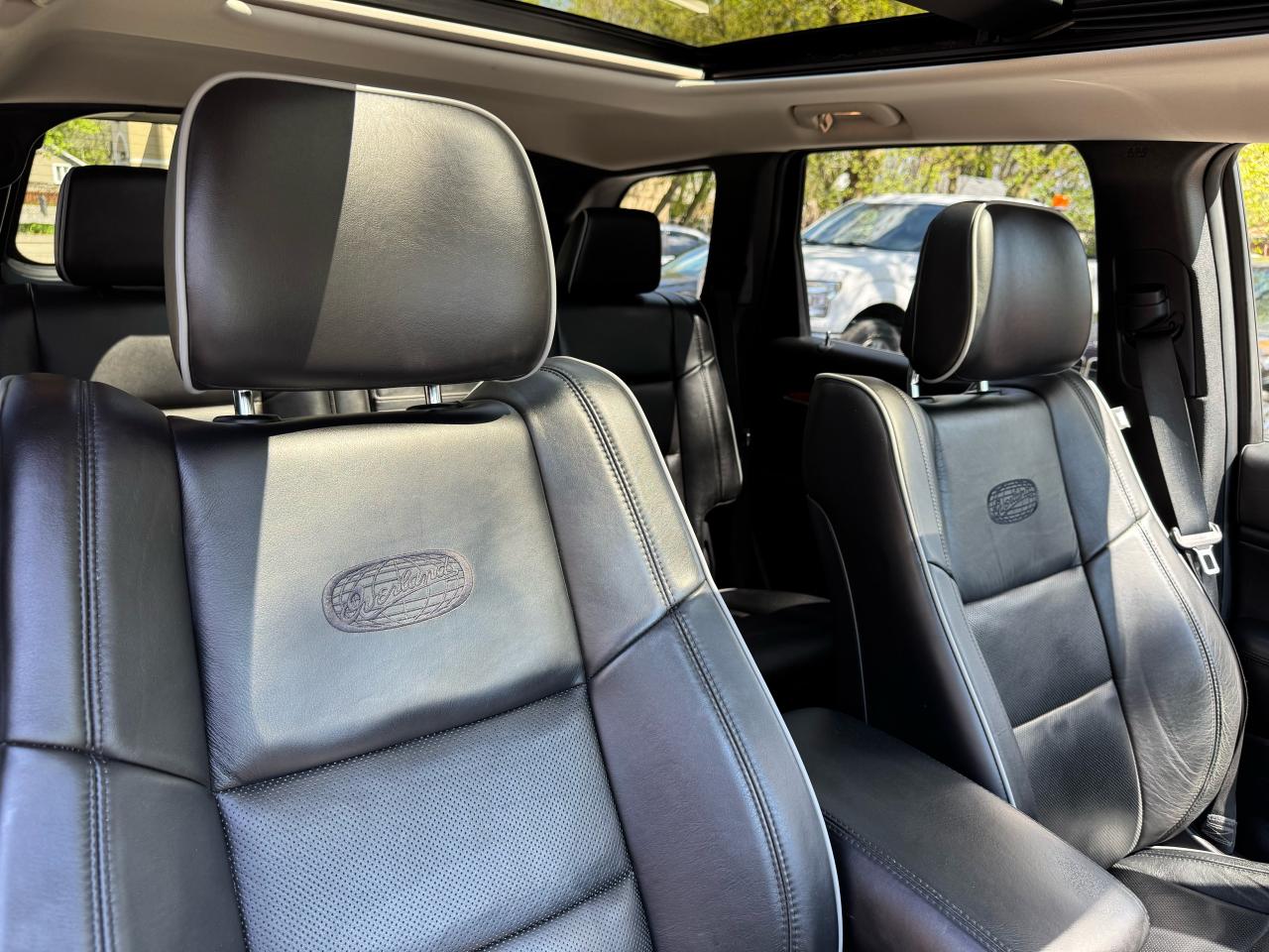 2011 Jeep Grand Cherokee Overland - Photo #18