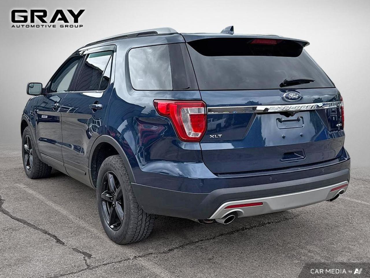 2017 Ford Explorer XLT/LEATHER/LOADED/NO ACCIDENTS Photo2