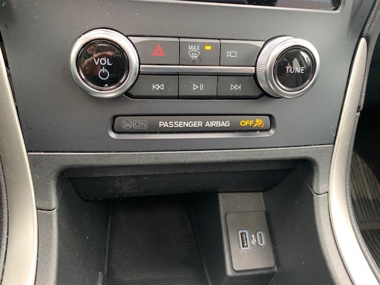 2024 Ford Edge SEL - Photo #8