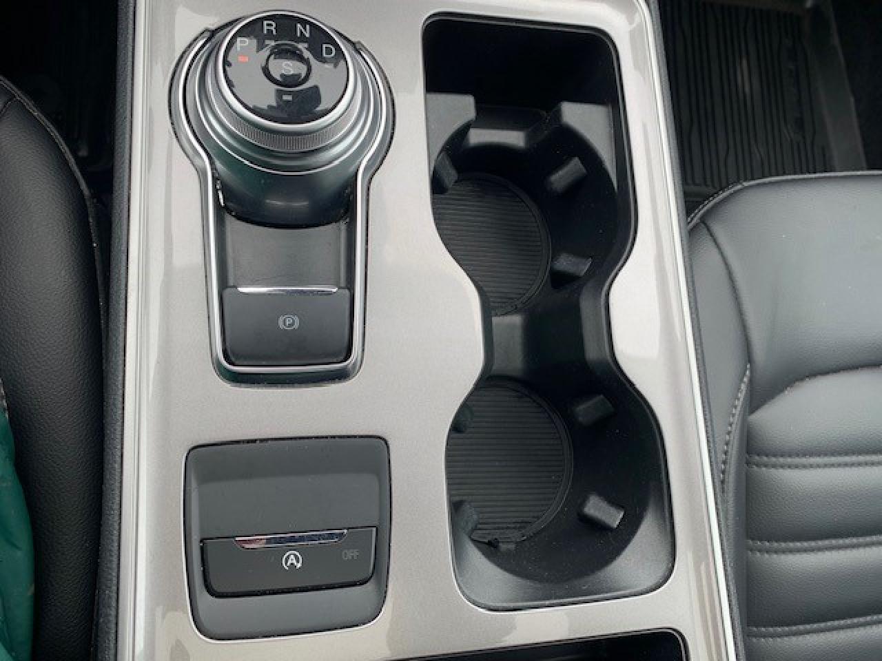 2024 Ford Edge SEL - Photo #9