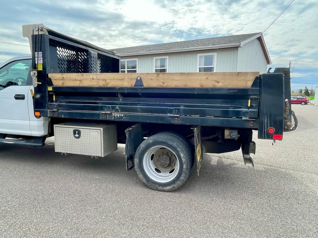 2020 Ford F-550 XLT DUMPBODY Photo3