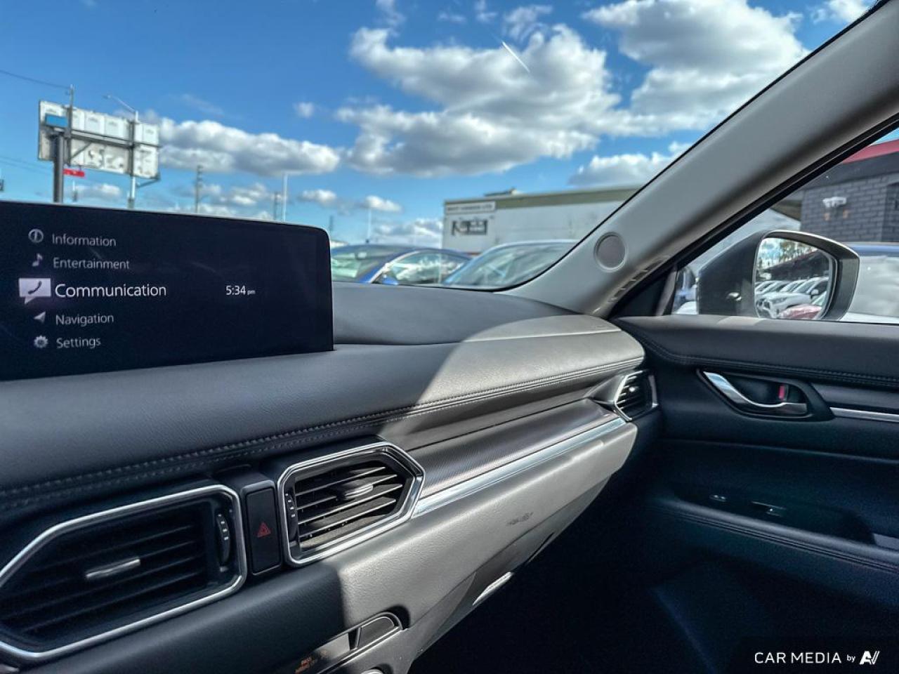 2023 Mazda CX-5 KURO EDT / AWD / ROOF / RED LEATHER / HTD SEATS - Photo #24