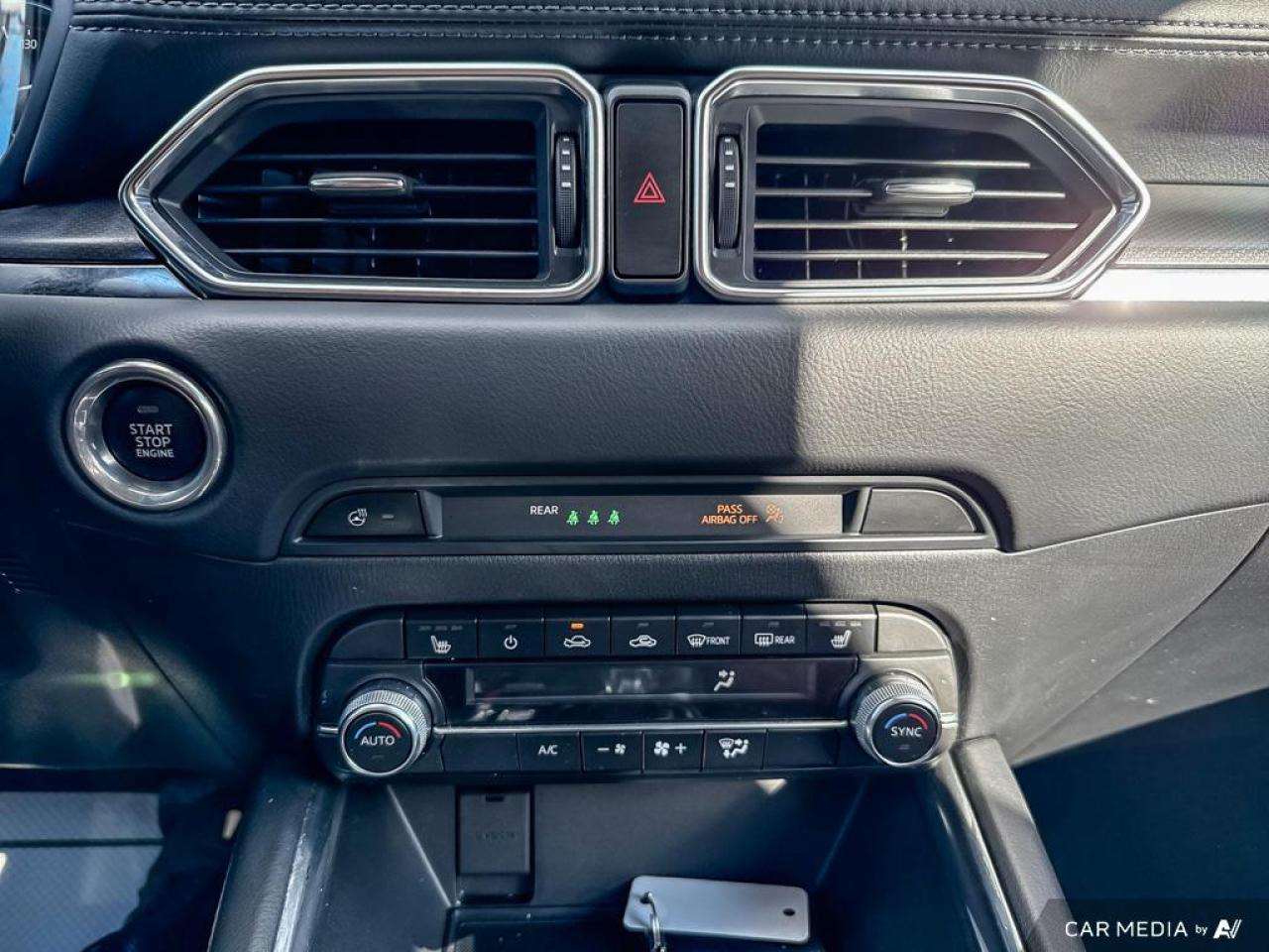 2023 Mazda CX-5 KURO EDT / AWD / ROOF / RED LEATHER / HTD SEATS - Photo #17