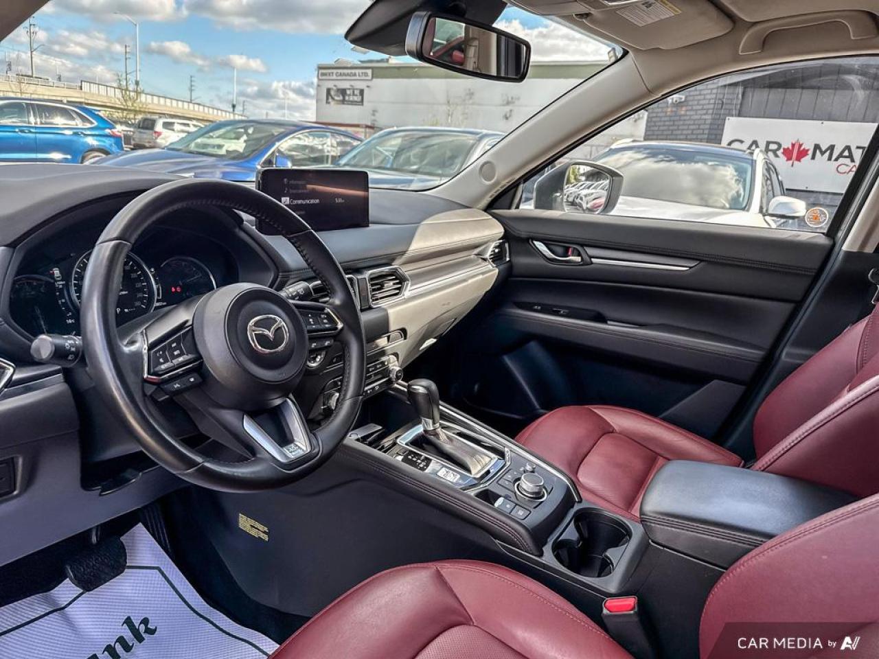 2023 Mazda CX-5 KURO EDT / AWD / ROOF / RED LEATHER / HTD SEATS - Photo #9