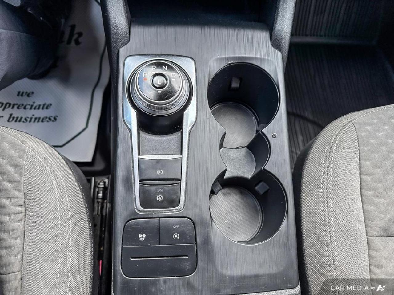 2020 Ford Escape SE / AWD / NAV / HTD SEATS / ALLOYS - Photo #17