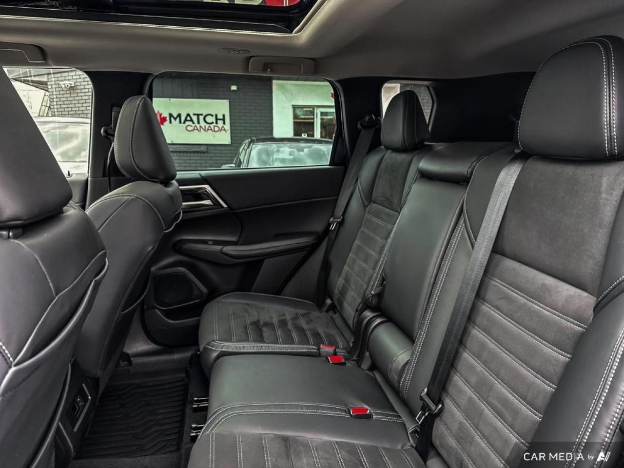 2023 Mitsubishi Outlander LE PREMIUM / S-AWC / ROOF / NAV / NO ACCIDENTS - Photo #11