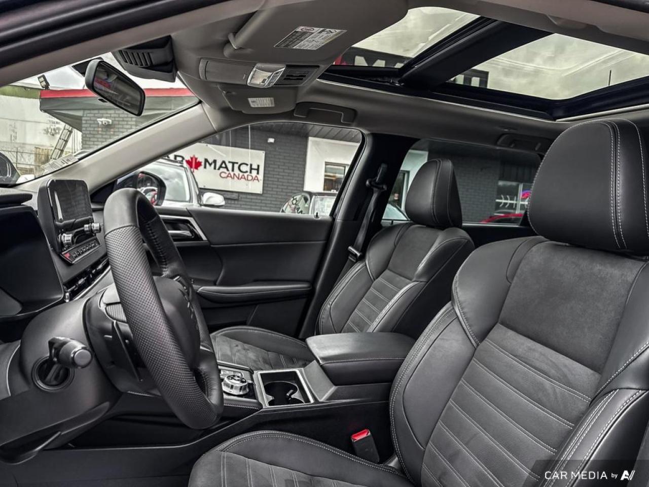 2023 Mitsubishi Outlander LE PREMIUM / S-AWC / ROOF / NAV / NO ACCIDENTS - Photo #10