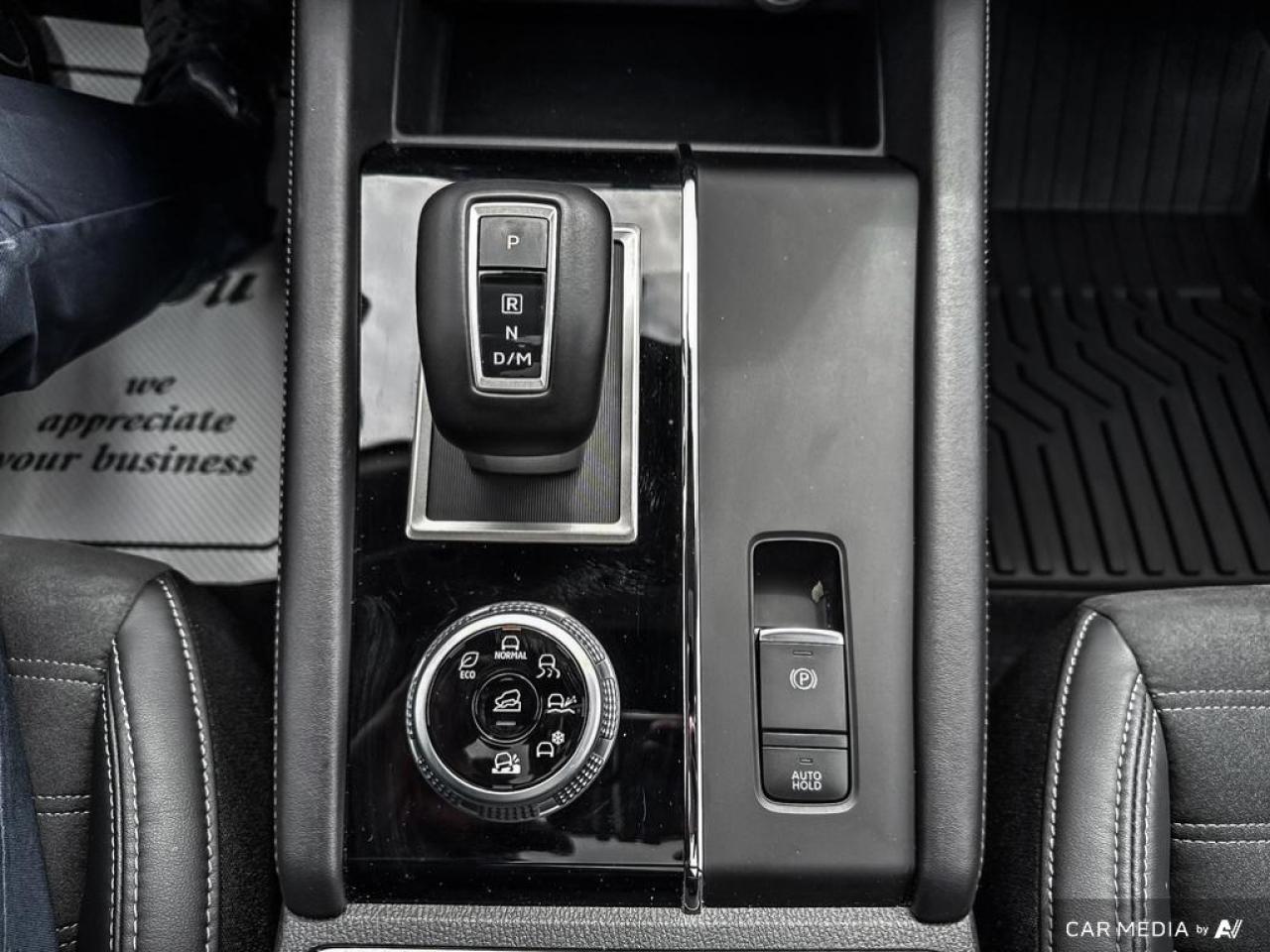 2023 Mitsubishi Outlander LE PREMIUM / S-AWC / ROOF / NAV / NO ACCIDENTS - Photo #19