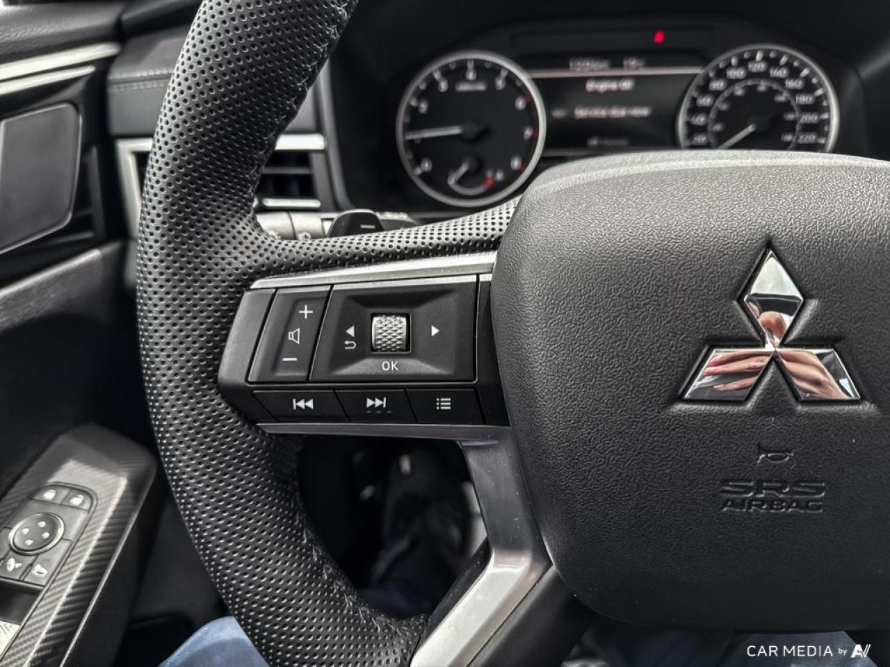 2023 Mitsubishi Outlander LE PREMIUM / S-AWC / ROOF / NAV / NO ACCIDENTS - Photo #22