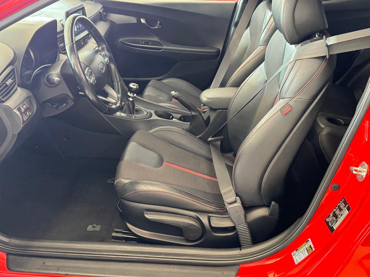 2019 Hyundai Veloster Turbo+New Tires+Wheels+Roof+BSM+CLEAN CARFAX Photo88