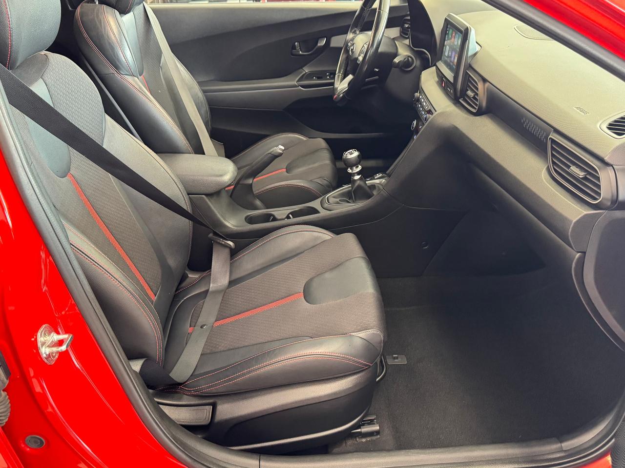 2019 Hyundai Veloster Turbo+New Tires+Wheels+Roof+BSM+CLEAN CARFAX Photo26