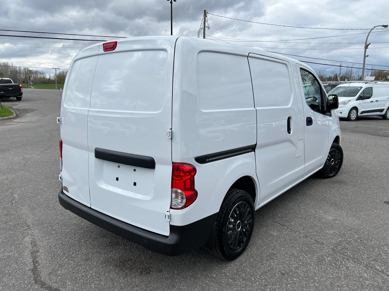 2021 Nissan NV200 S - Photo #5