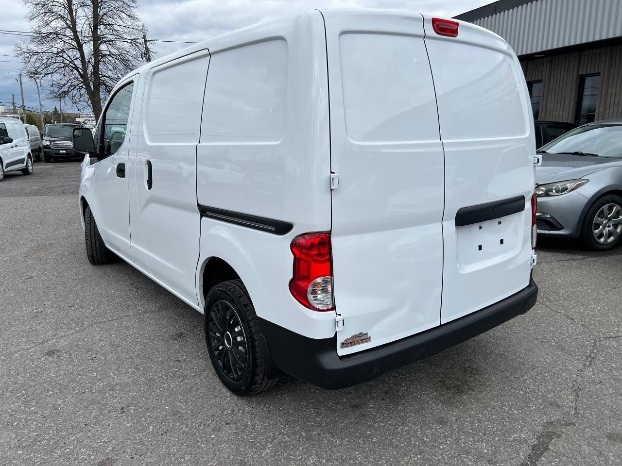 2021 Nissan NV200 S - Photo #3
