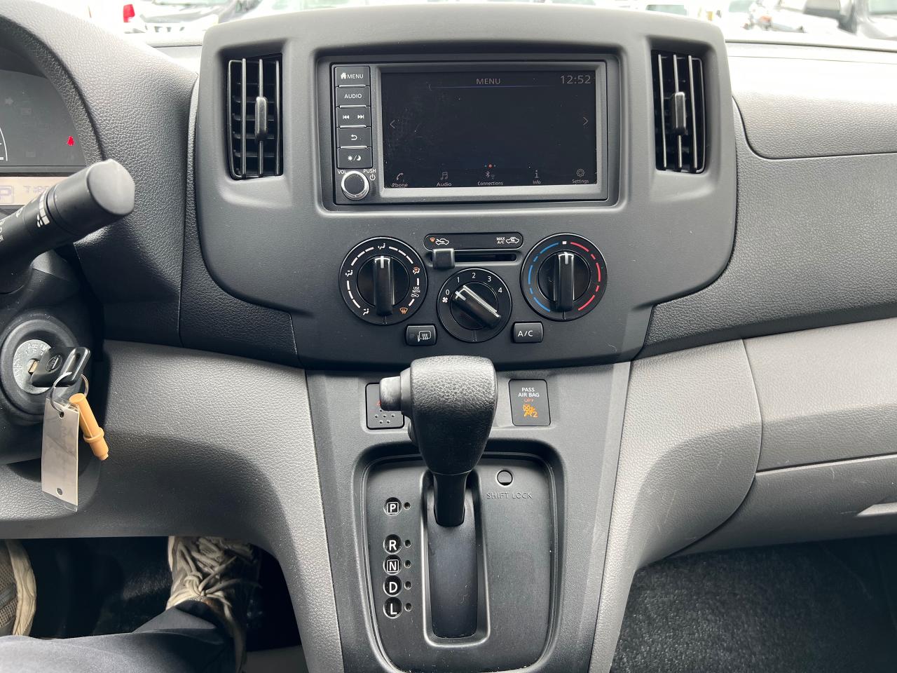 2021 Nissan NV200 S - Photo #13