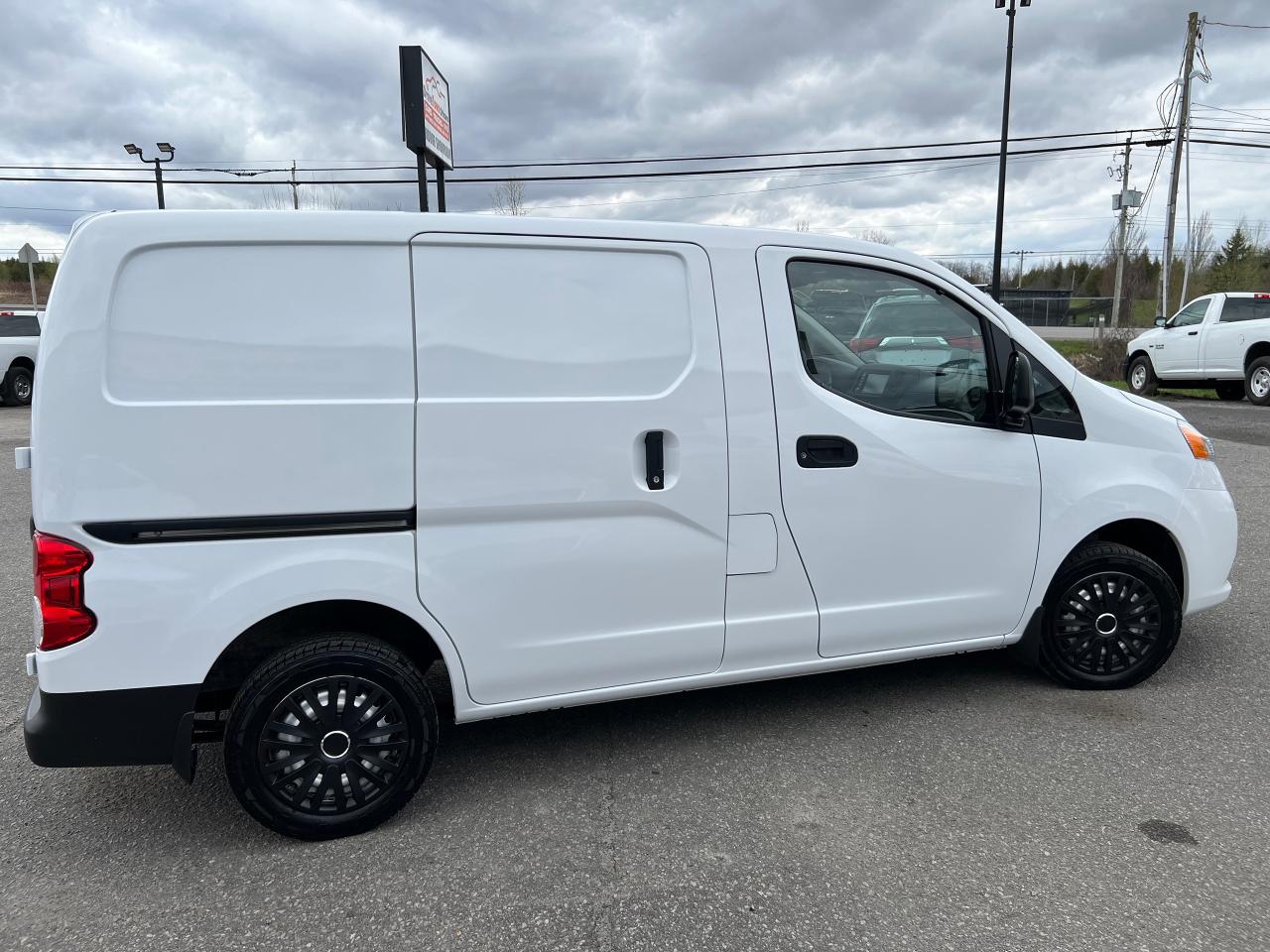 2021 Nissan NV200 S - Photo #6