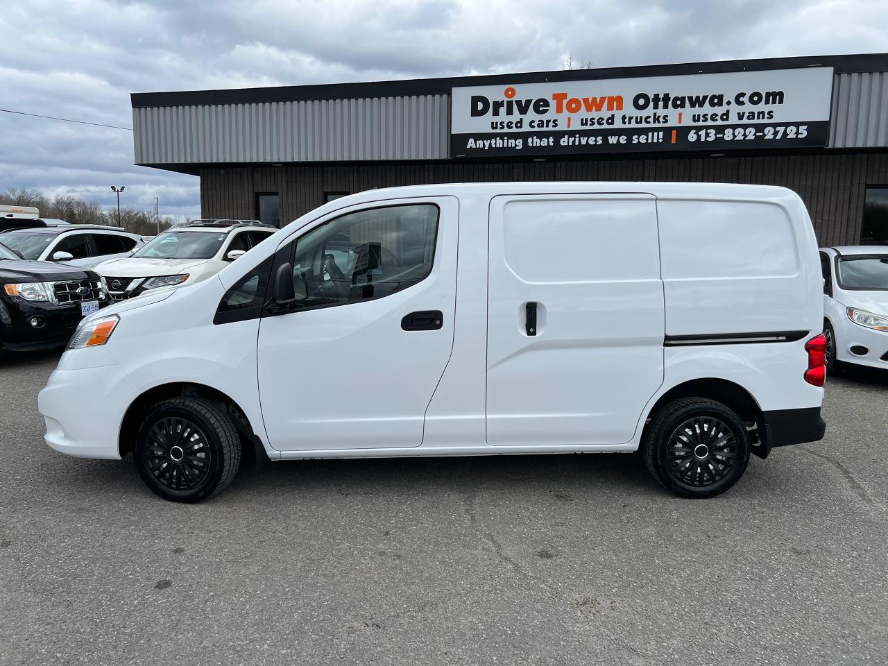2021 Nissan NV200 S - Photo #2