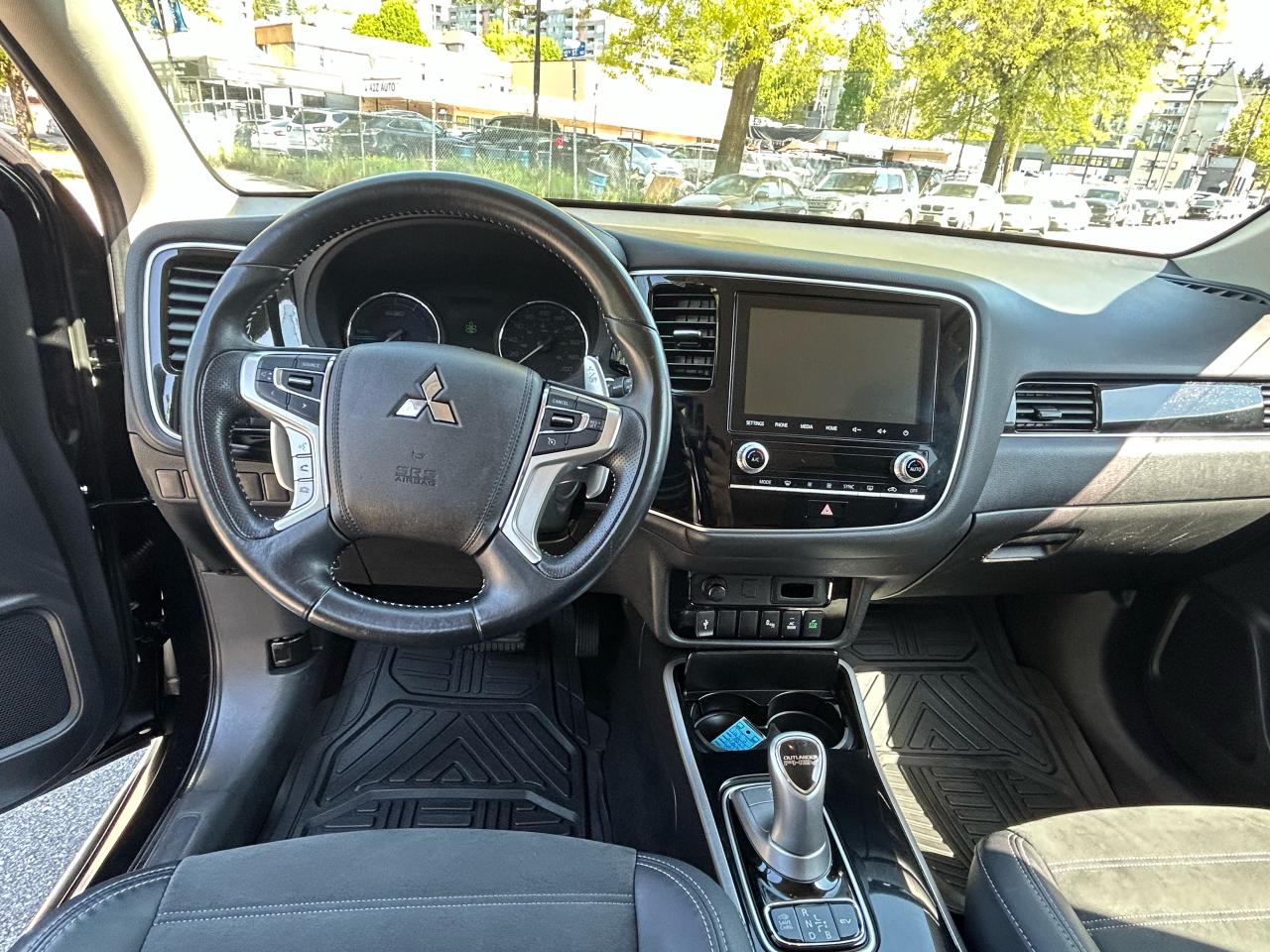 2022 Mitsubishi Outlander PHEV SE - Photo #12