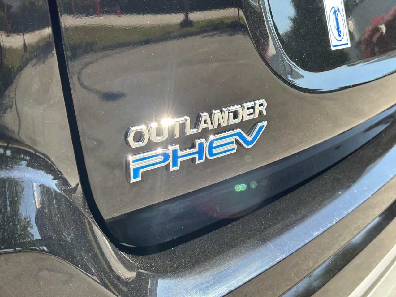 2022 Mitsubishi Outlander PHEV SE - Photo #16