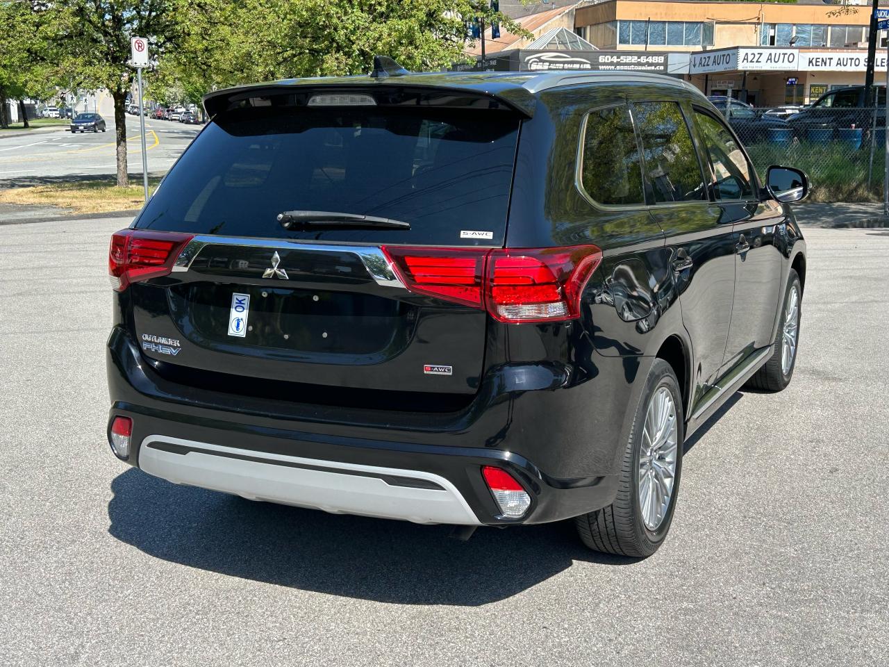 2022 Mitsubishi Outlander PHEV SE - Photo #6