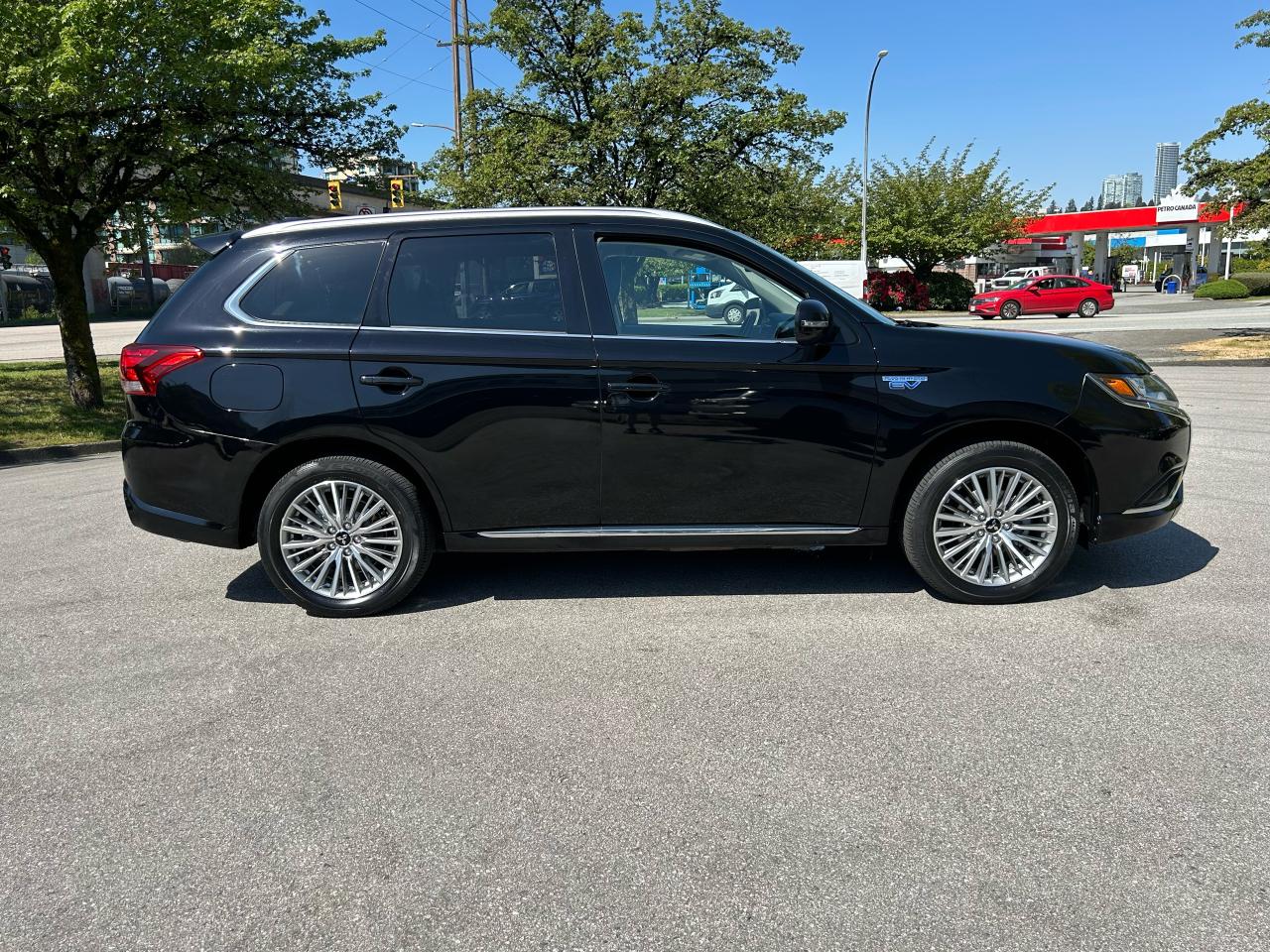 2022 Mitsubishi Outlander PHEV SE - Photo #5