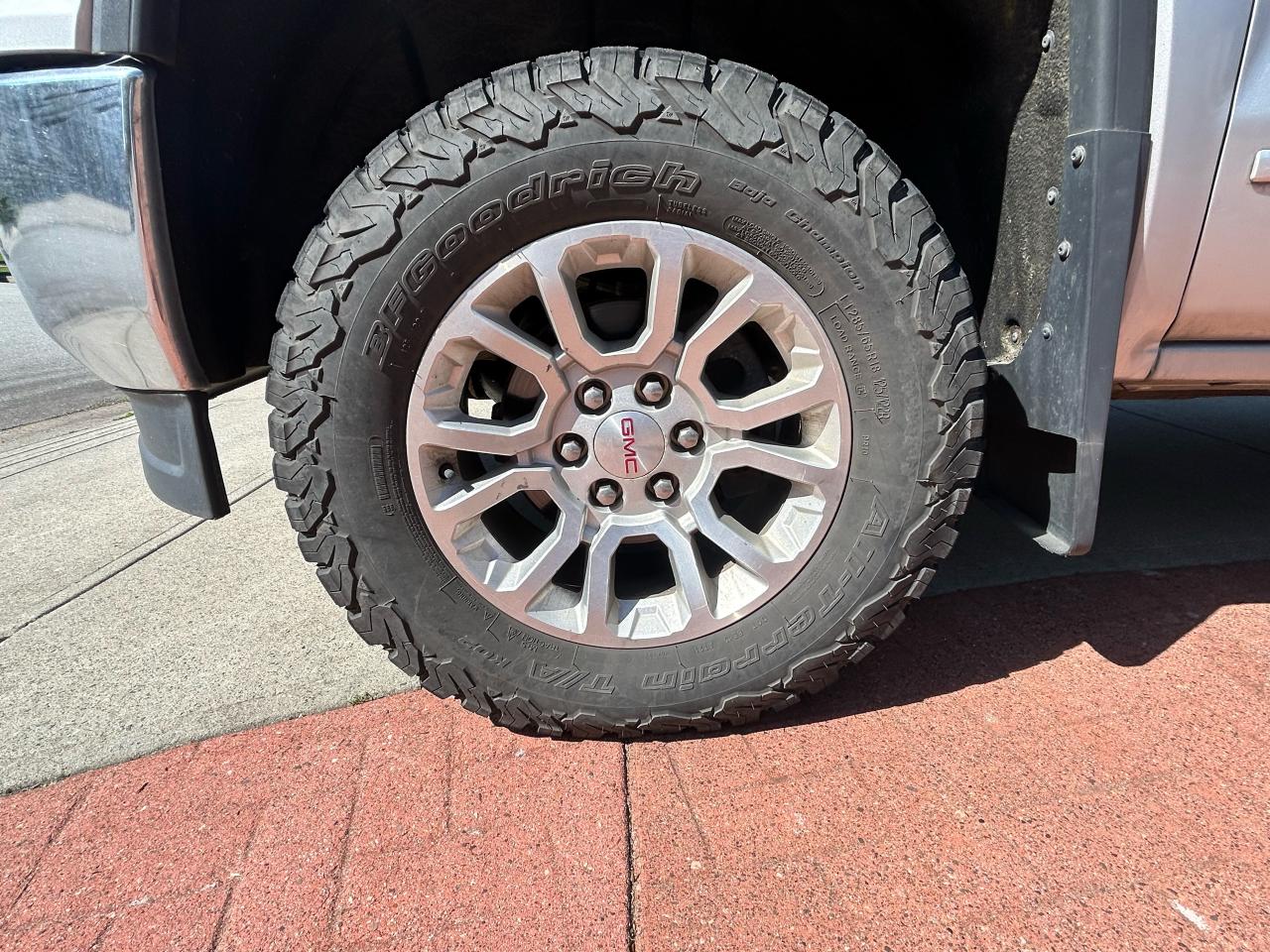 2015 GMC Sierra 1500 SLE - Photo #12