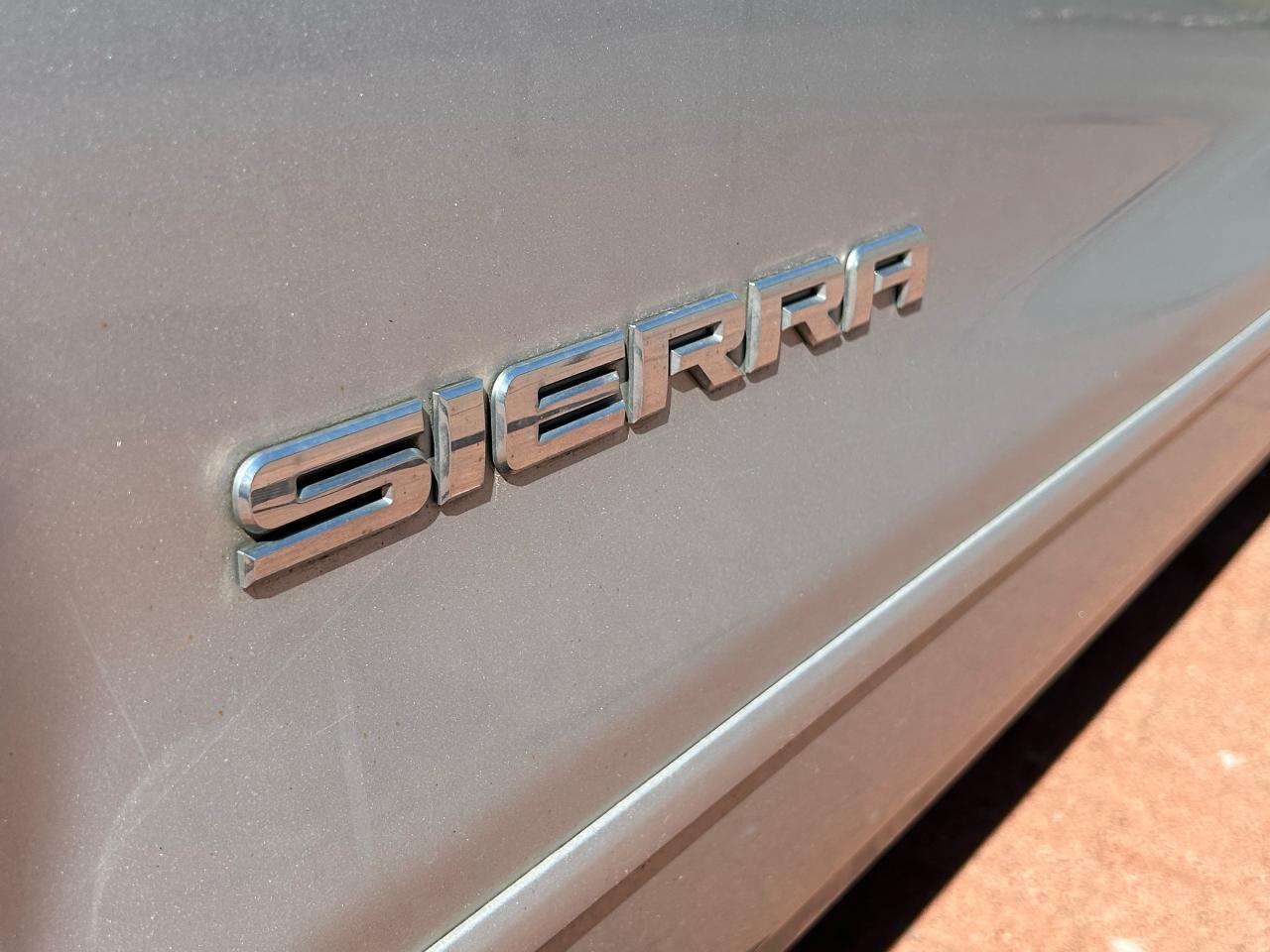 2015 GMC Sierra 1500 SLE - Photo #15