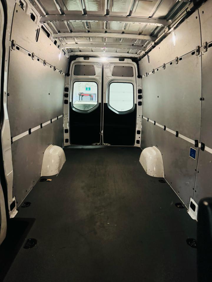 2022 Mercedes-Benz Sprinter 2500 High Roof - Photo #17