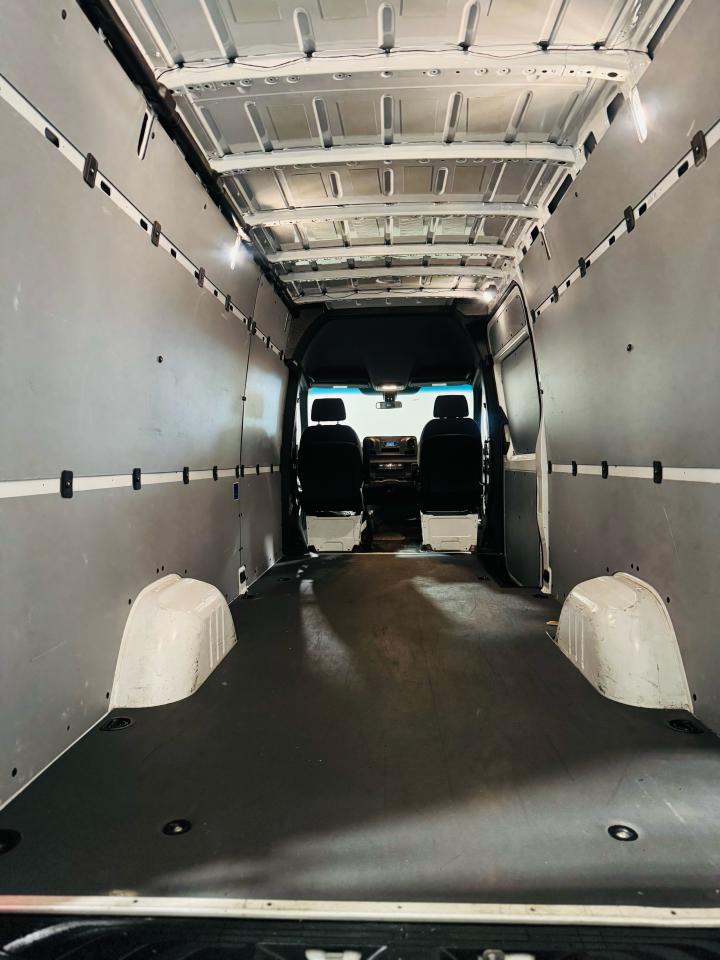 2022 Mercedes-Benz Sprinter 2500 High Roof - Photo #18