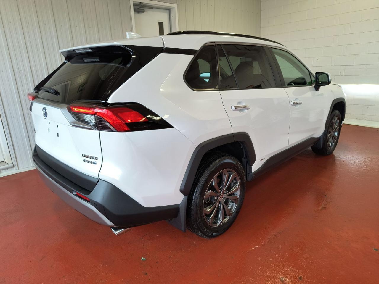 2023 Toyota RAV4 Hybrid Limited Photo