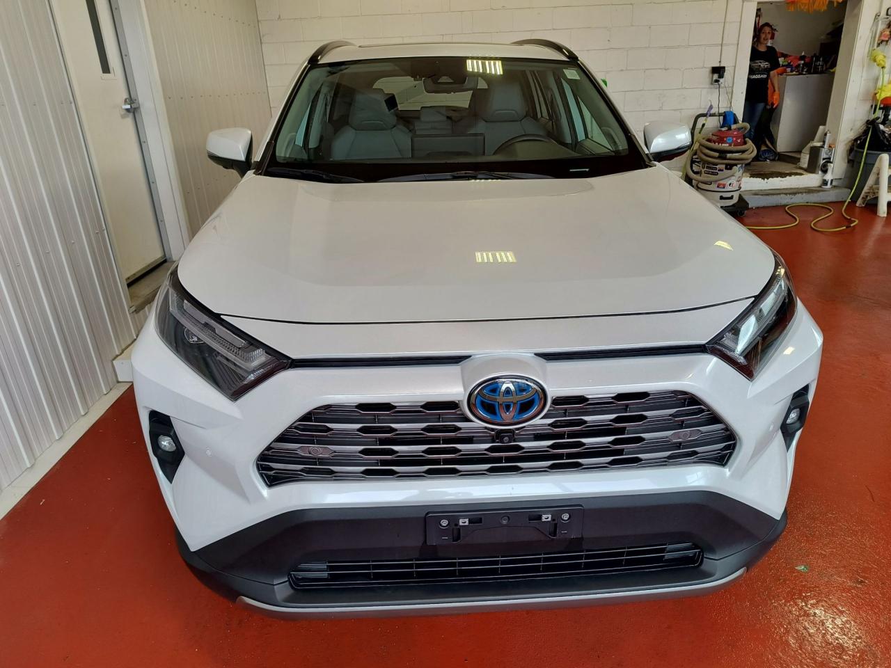 2023 Toyota RAV4 Hybrid Limited Photo
