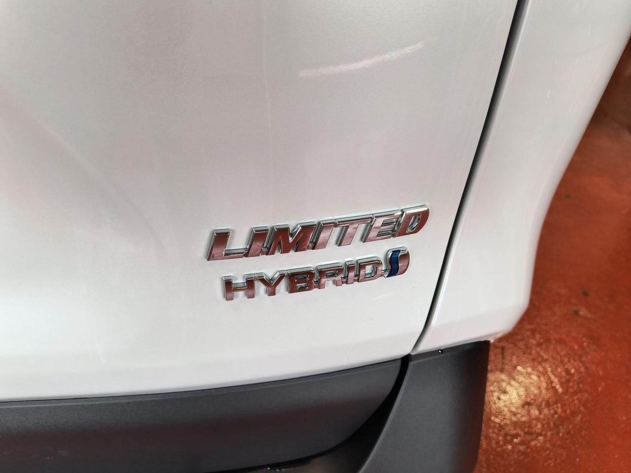 2023 Toyota RAV4 Hybrid Limited Photo