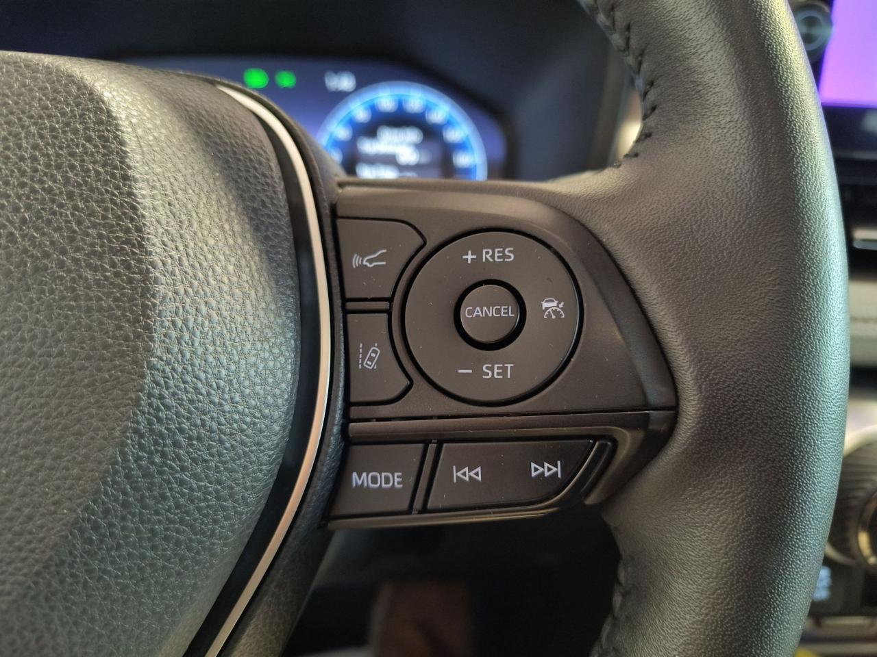 2023 Toyota RAV4 Hybrid Limited Photo