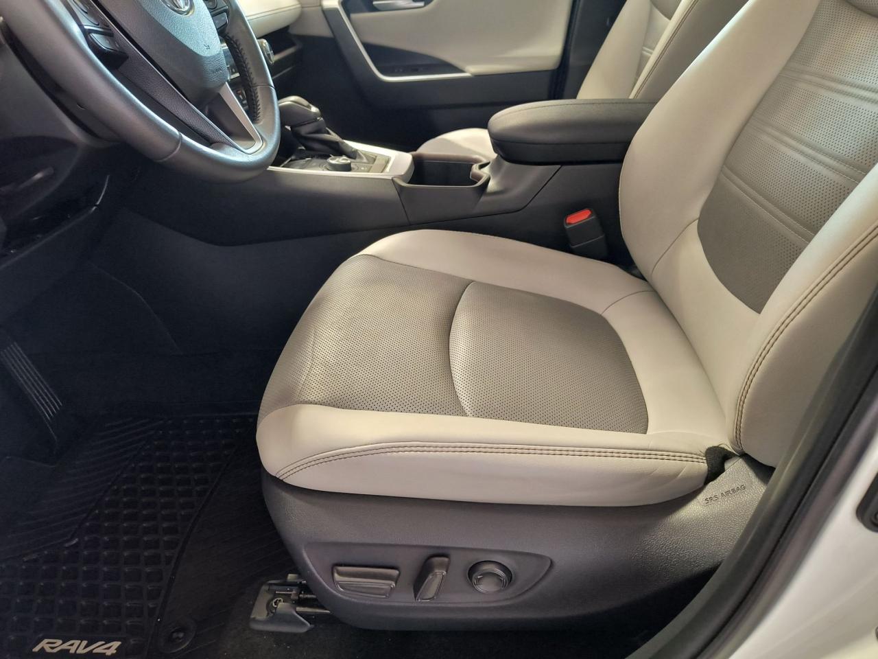 2023 Toyota RAV4 Hybrid Limited Photo