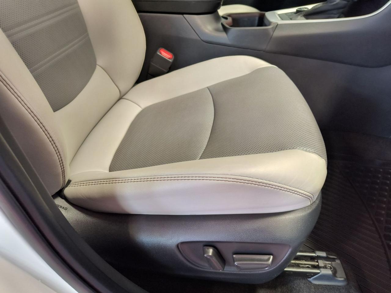 2023 Toyota RAV4 Hybrid Limited Photo