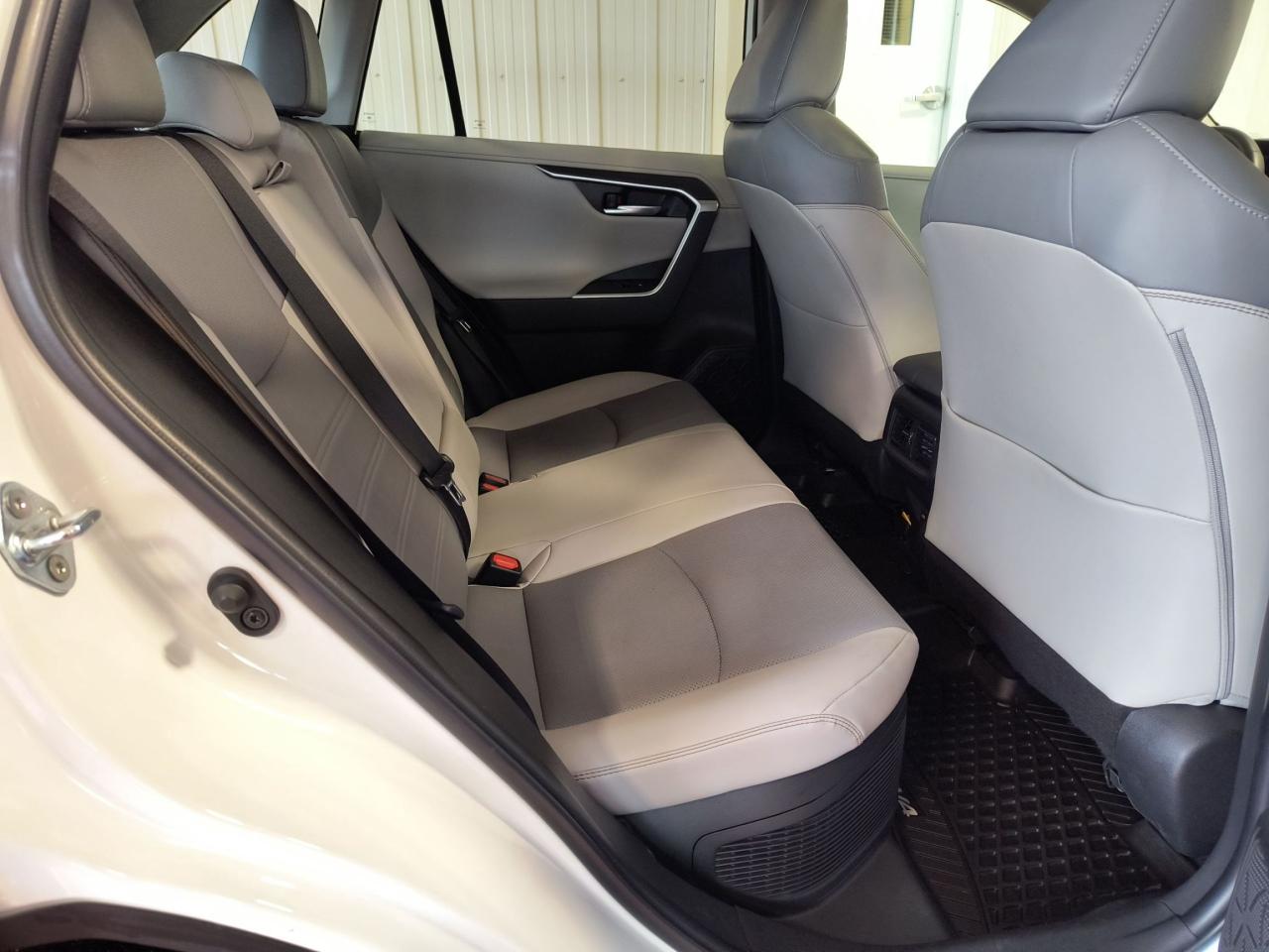 2023 Toyota RAV4 Hybrid Limited Photo