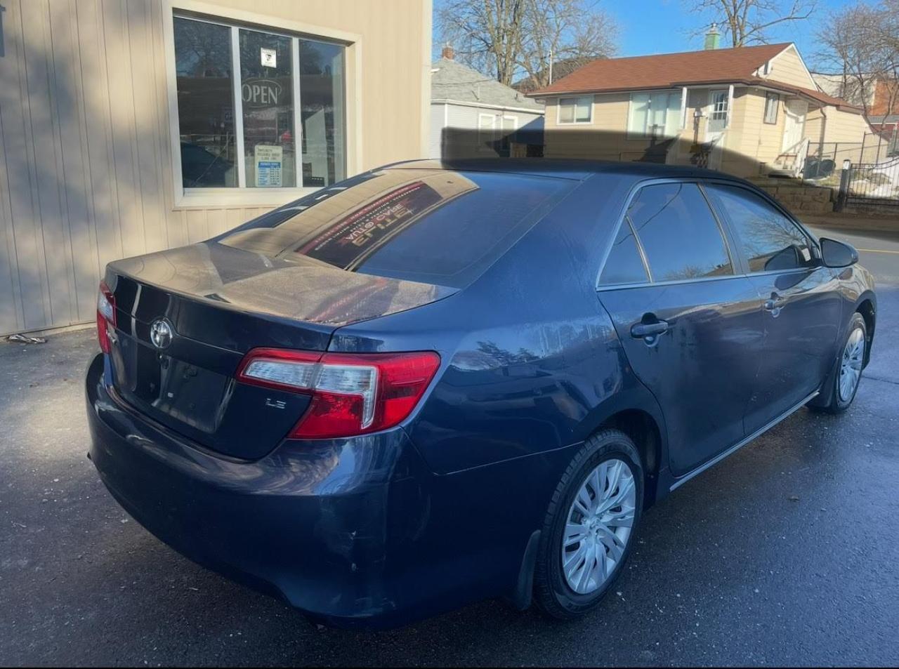 2014 Toyota Camry XLE - Photo #5