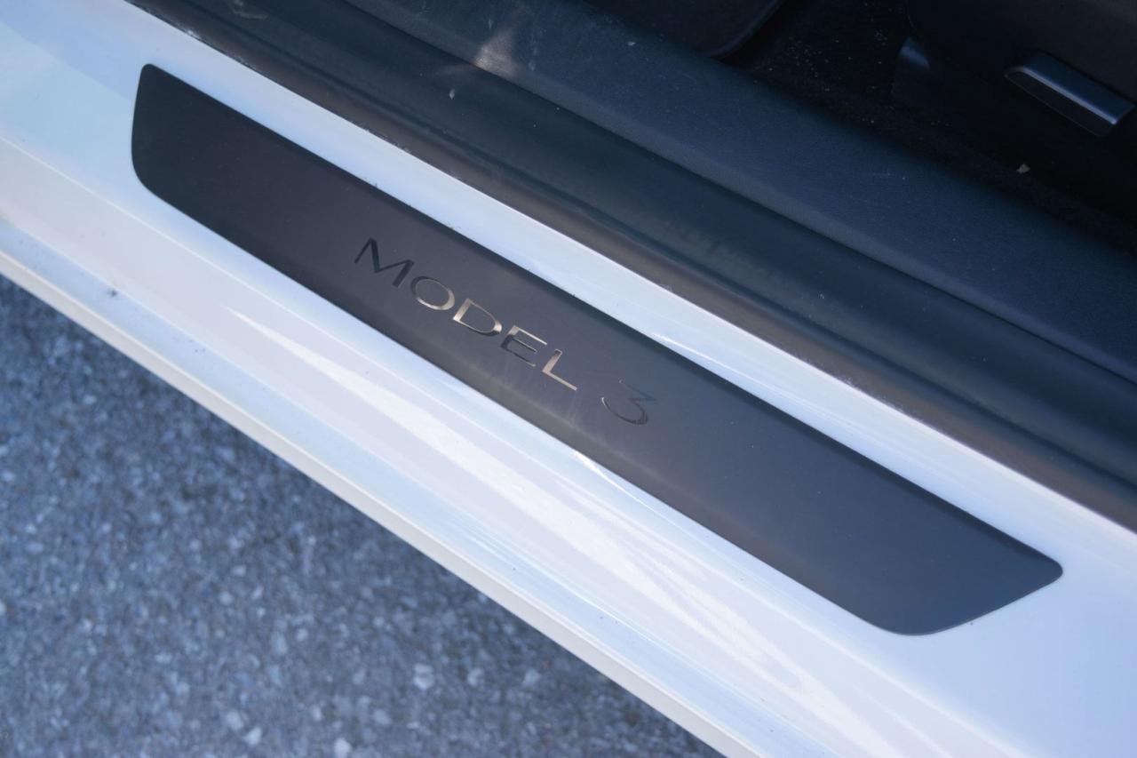 2022 Tesla Model 3 LONG RANGE - Photo #12