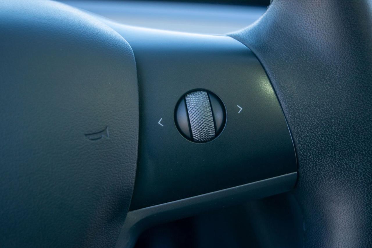 2022 Tesla Model 3 LONG RANGE - Photo #16