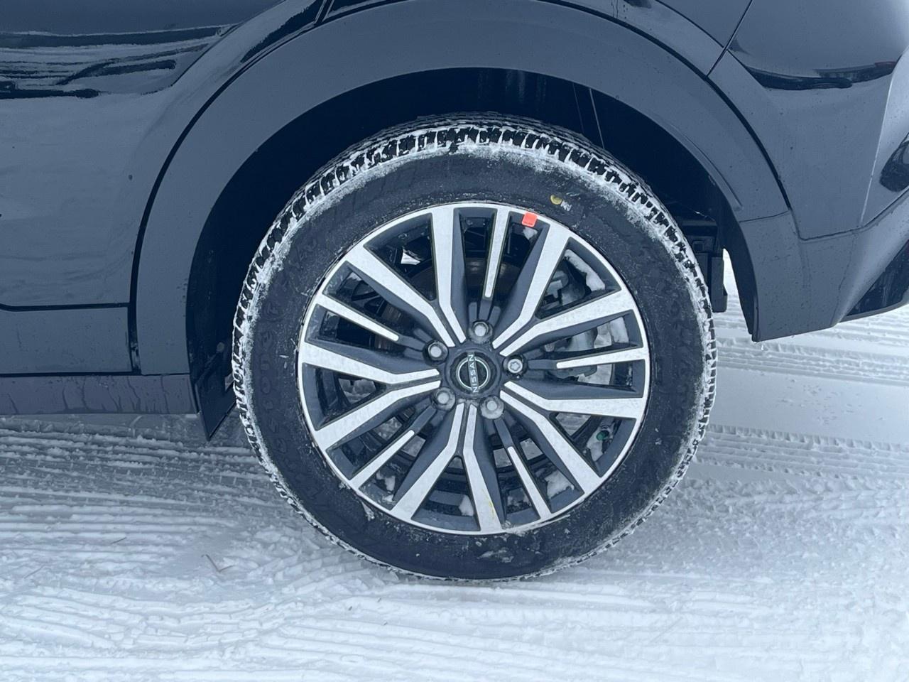 2025 Nissan Kicks Play SV FWD Photo