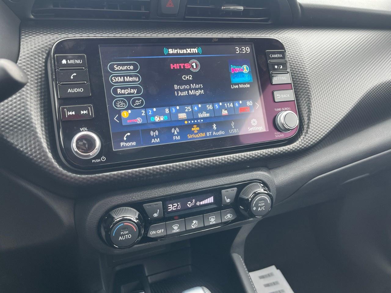 2025 Nissan Kicks Play SV FWD Photo