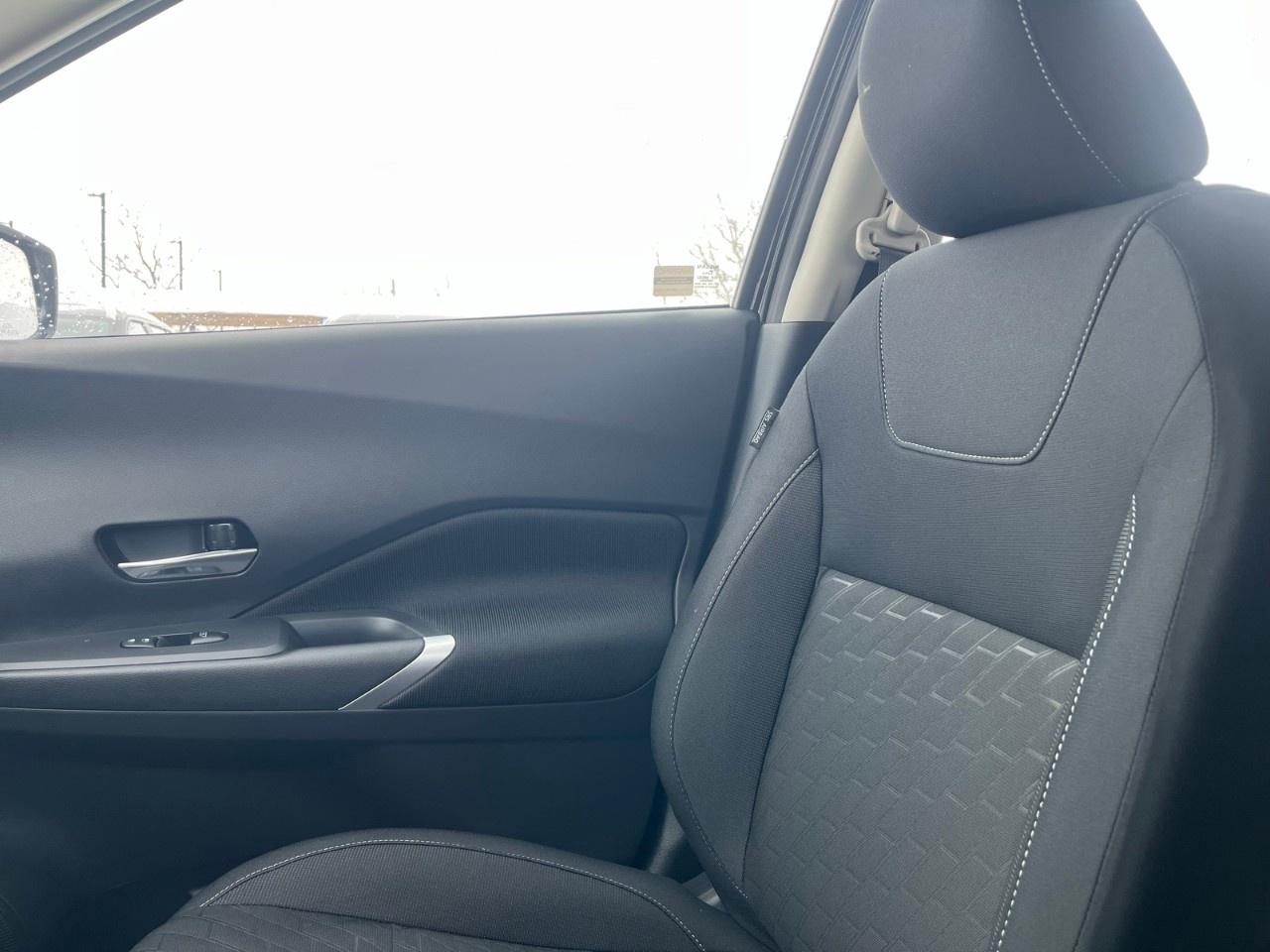 2025 Nissan Kicks Play SV FWD Photo