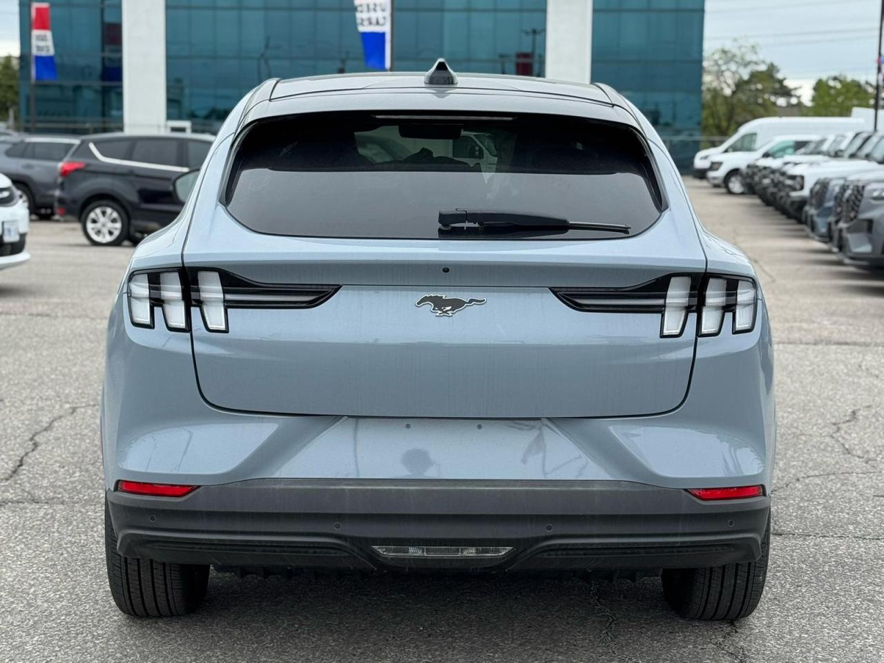 2025 Ford Mustang Mach-E Premium Photo4