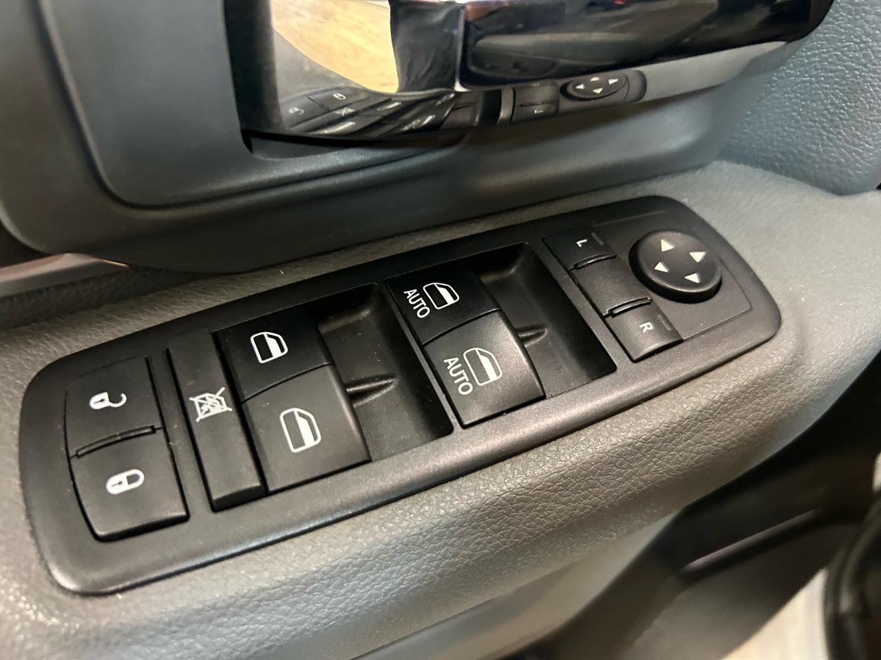 2018 RAM 1500 SLT - Photo #14