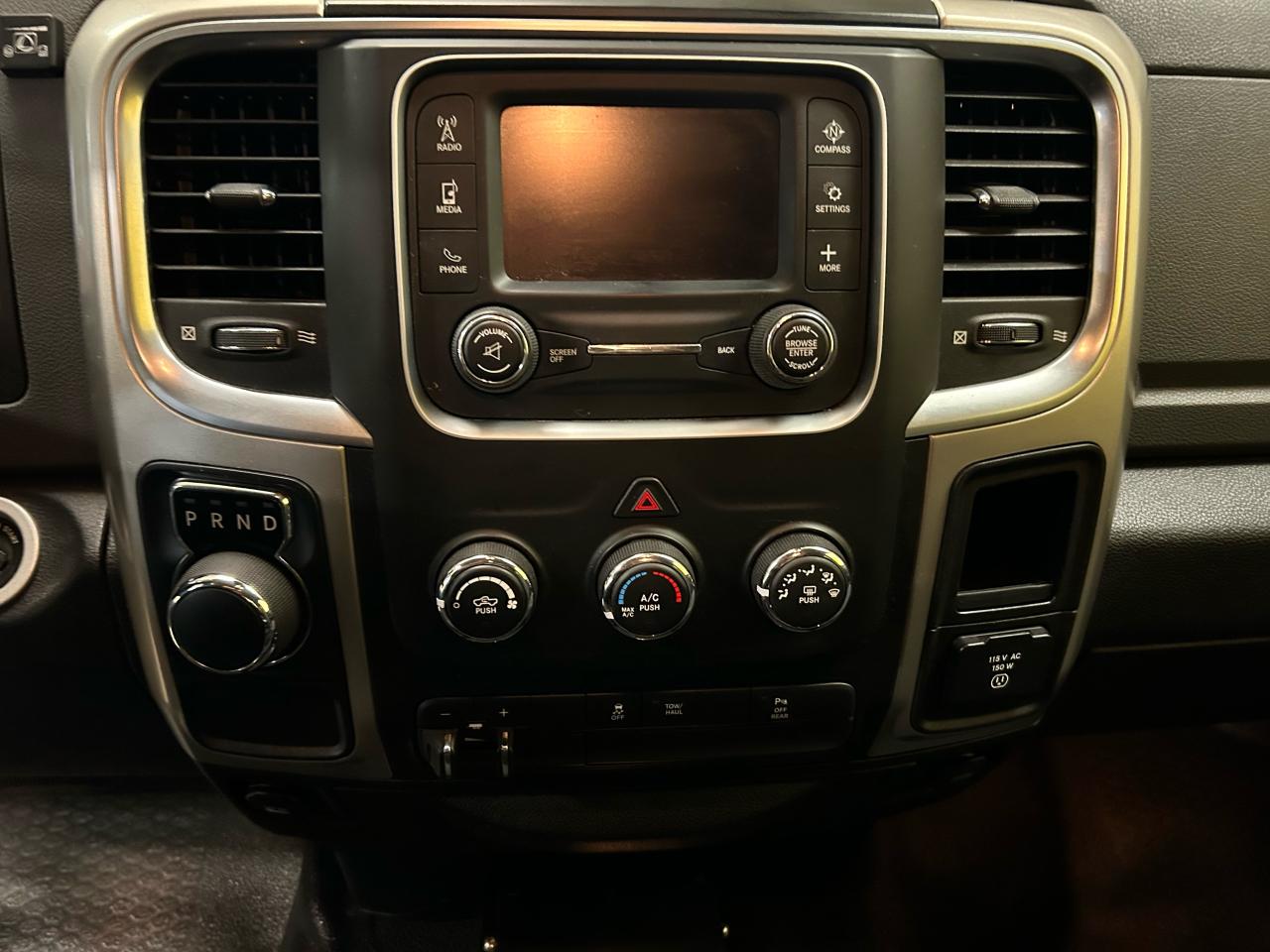 2018 RAM 1500 SLT - Photo #11