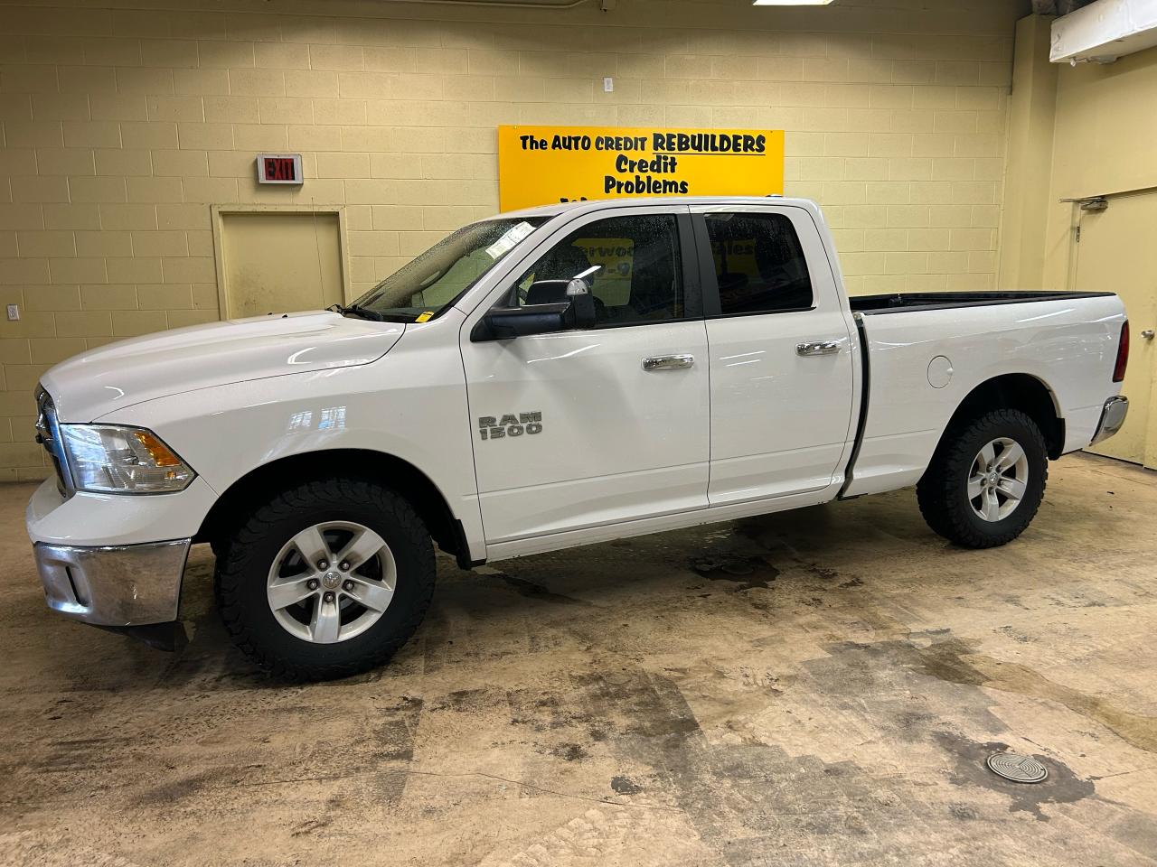 2018 RAM 1500 SLT Photo4