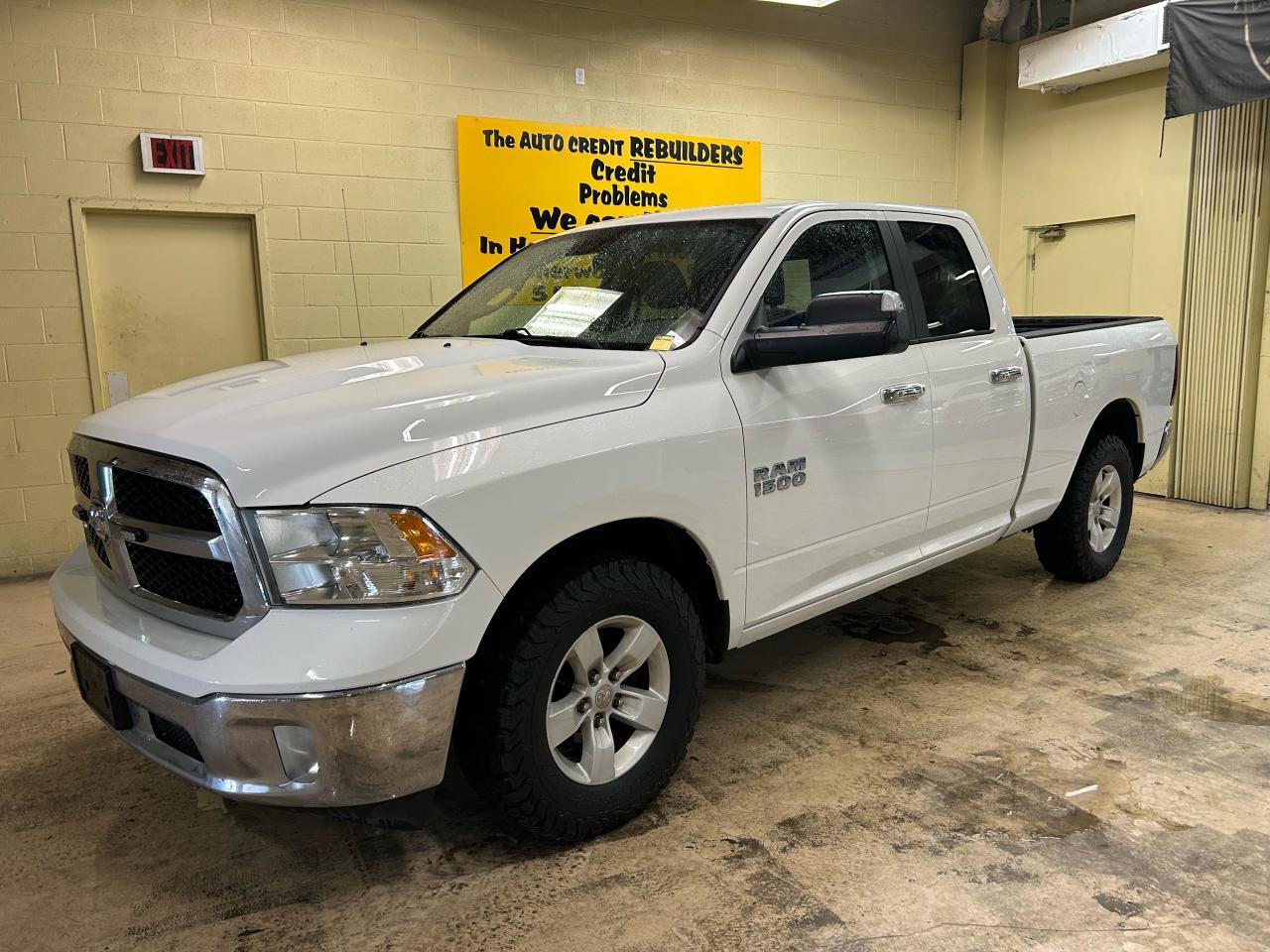 2018 RAM 1500 SLT Photo2