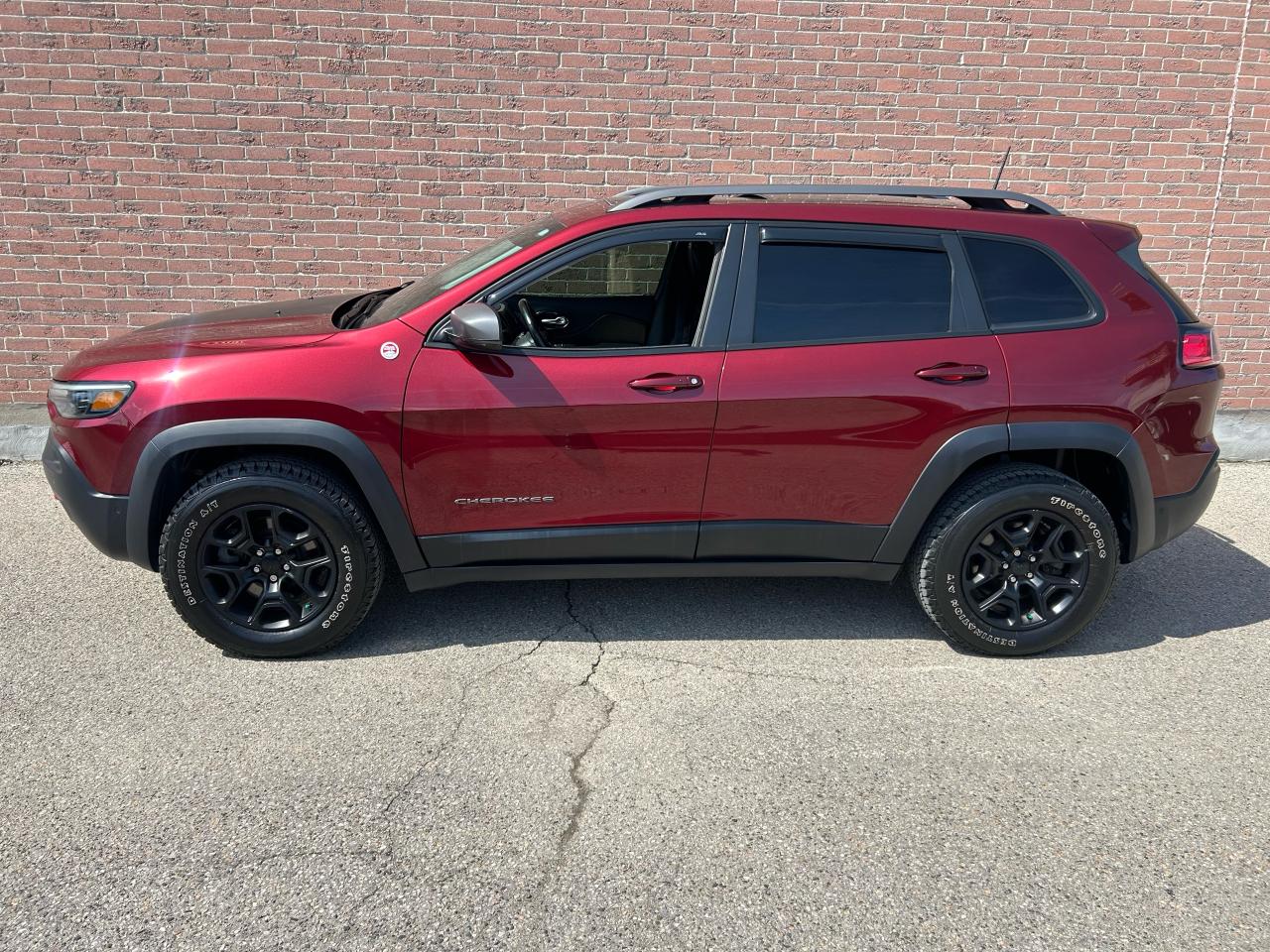 2020 Jeep Cherokee Trailhawk Elite - Photo #3